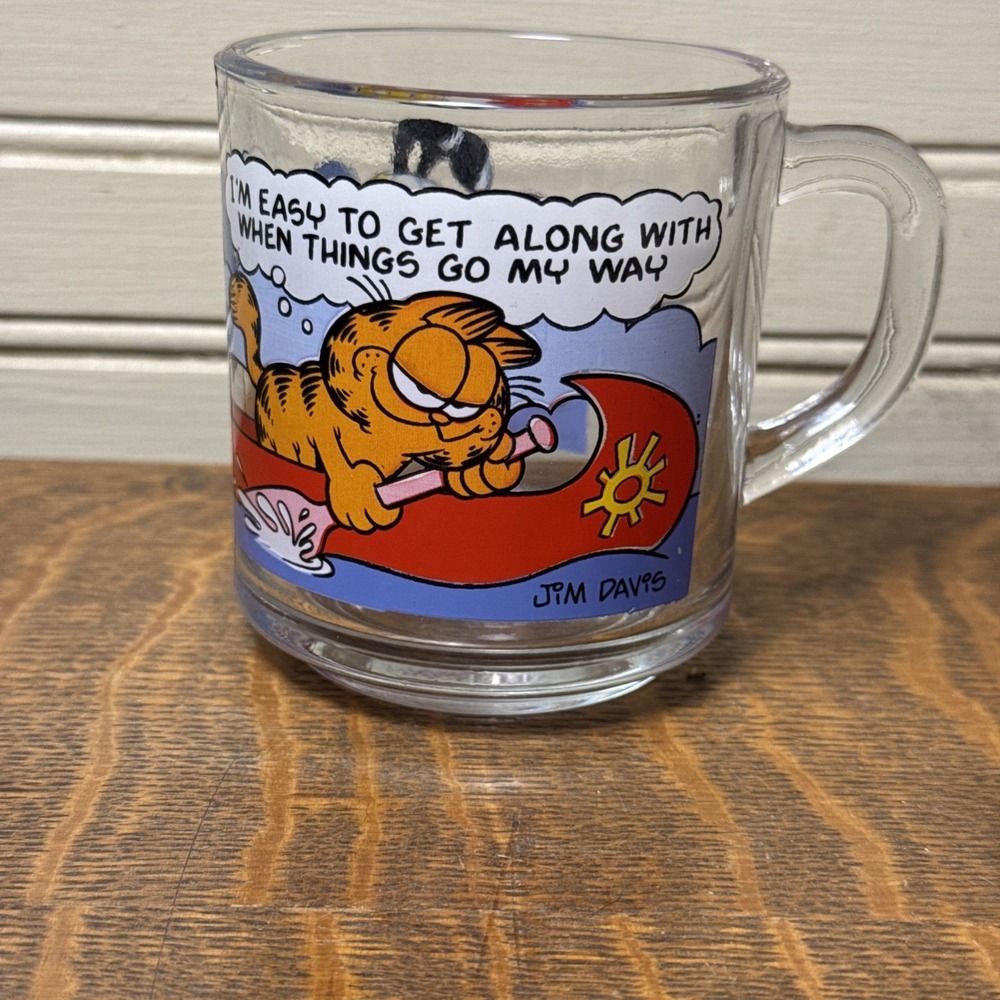 1978 Garfield by McDonalds "I'm Easy To Get Along With" Glass Mug